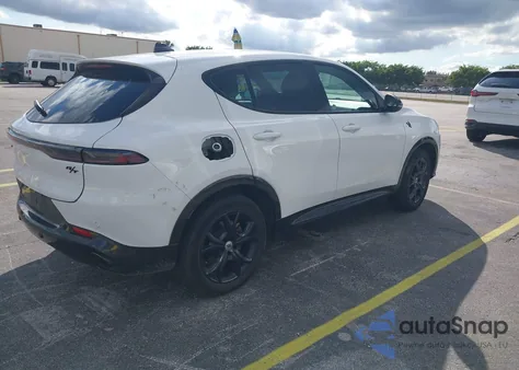 2024 Dodge Hornet R/T Eawd из США, поврежденный, VIN ZACPDFCWXR3A29364